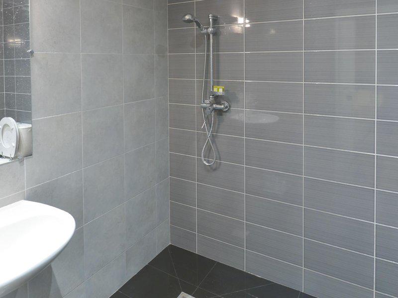 EA305EE74D9A749391D5D443AB88C353