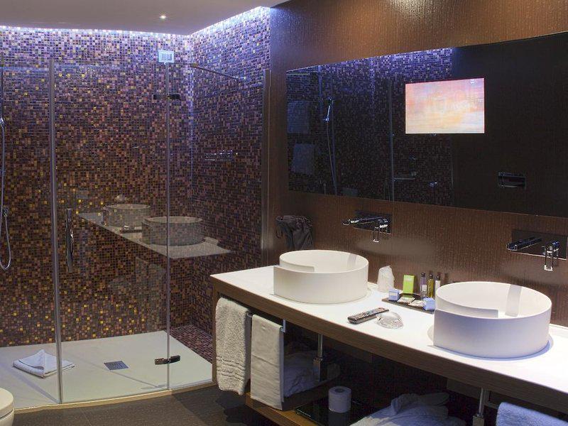 1DA7B43EC309AC6F557A947997E2E83F