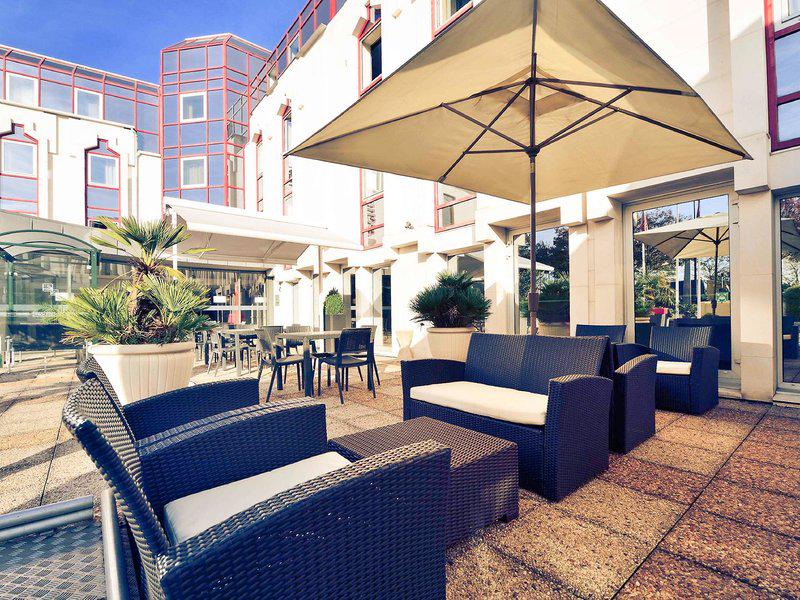 853974DD202DC69A973BAE5985349A03