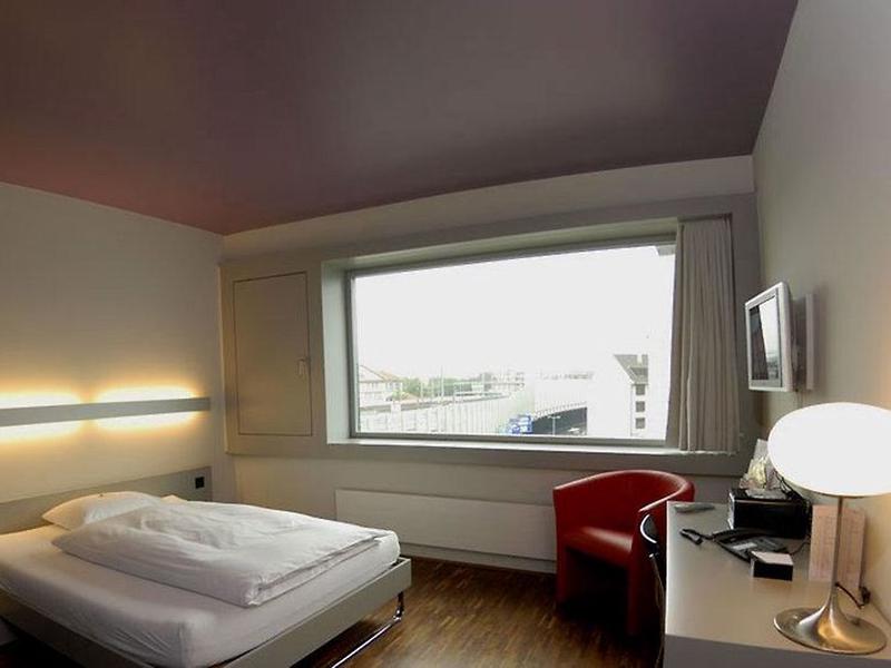 565B10F71996C47B7282FDEFE2C7BD90