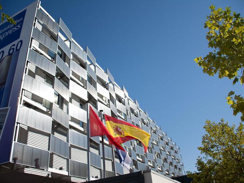 60D8BFC959C3255A7878DF5E50F45846