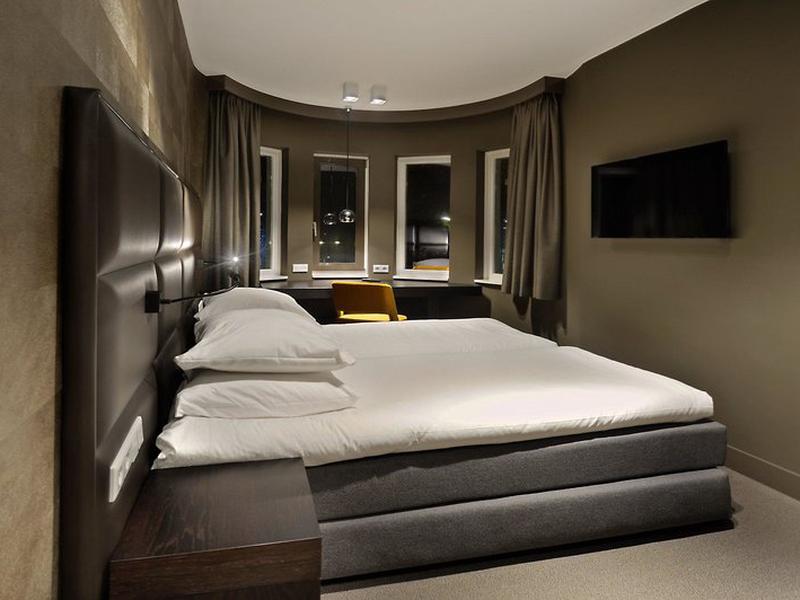 EEC6F77990D3EE8A496F8B54D9A3B404