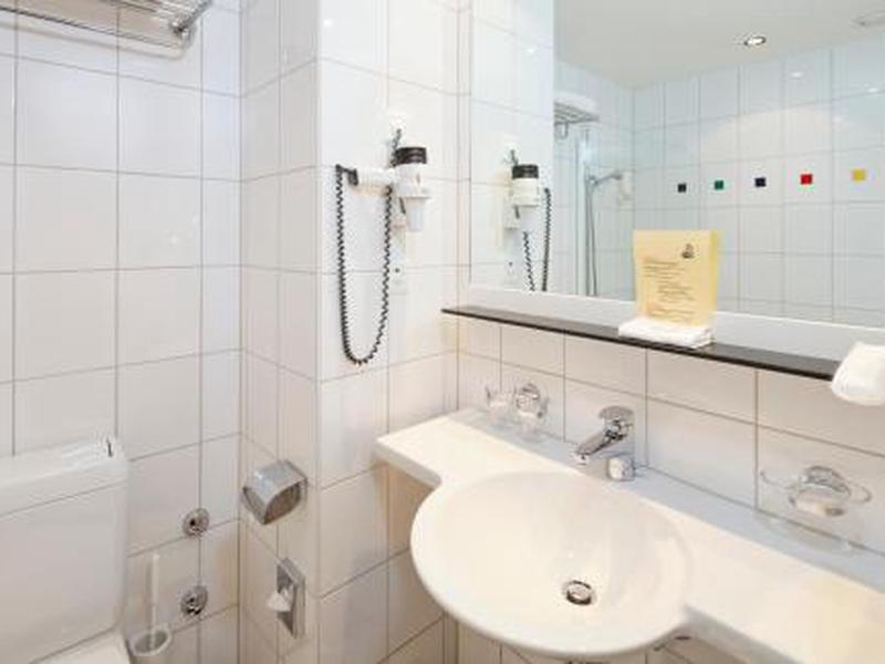 83DCD8CB65DB1E596177B9EEC64B8F03