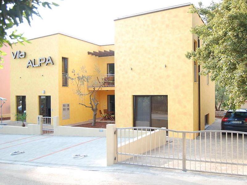 99968B6B46794127005CE598CE5D15A6