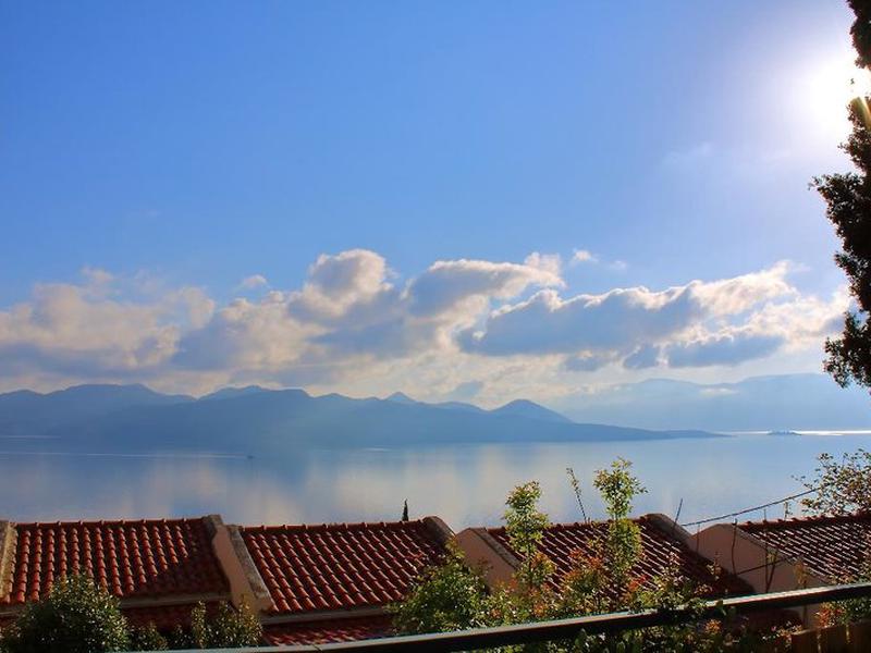 7B65AAB1C32C3D39864370FC392D5AF5