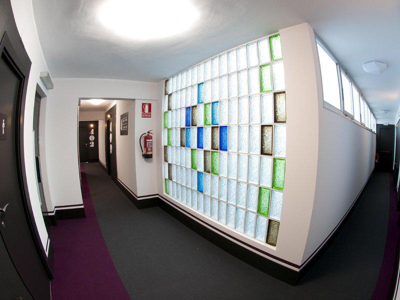 9CCAFF9661B17048F34611B3B501D2FB