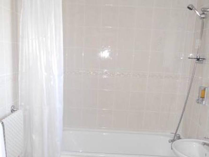 985873A740CEF644D648F09A92C357BF