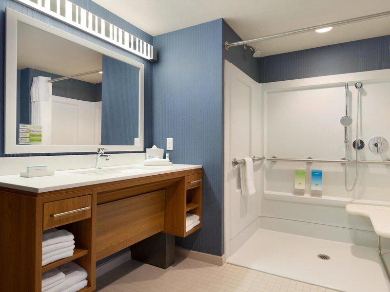 2C5920D76B4FCC53174F5C2087079300