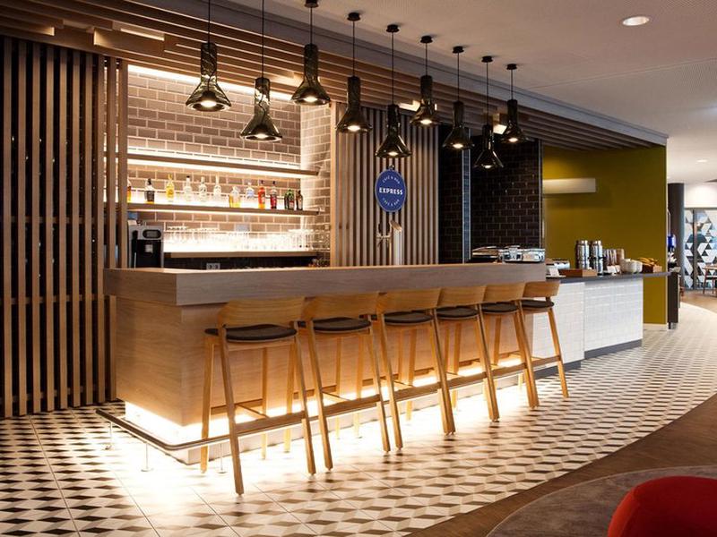 FB45EAE0CE441A5CB21BA9F007FB0F53