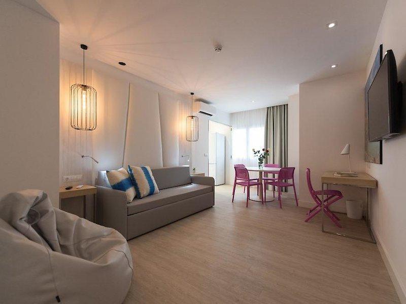 004277E57E86C8DC12425449482F8F5B