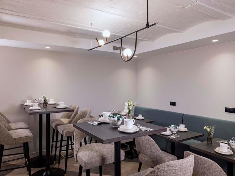 818D917EA70287D7546CF9AA462C4CCB