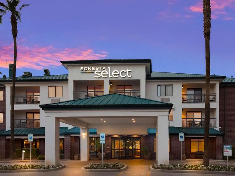 AB2C7B479405E0E3F00984B5CA8E81EB