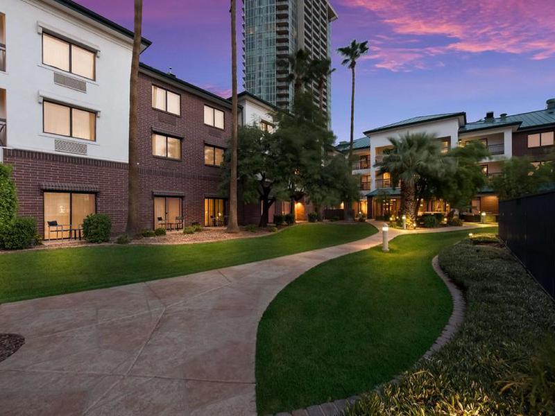 7EBC4FA11B2EC66E8F5A195BDB8AA423