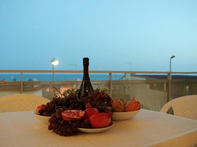 4208C76BF0AA3C8F87F4D54C39C8DDBC