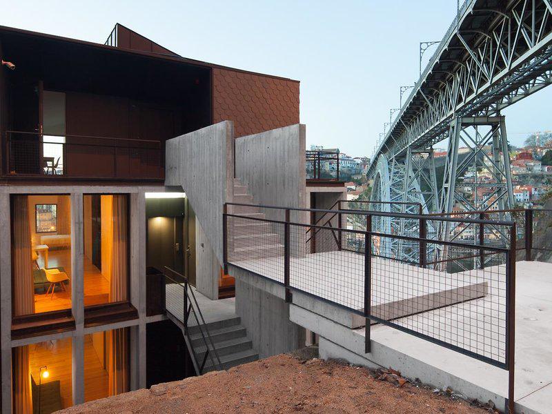 5B5C003C1B9C27B6C2198096D8767686