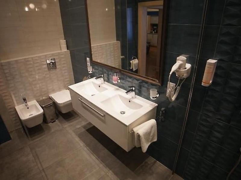 3FE9E89D9F2A74A2C71C9E85E2067713