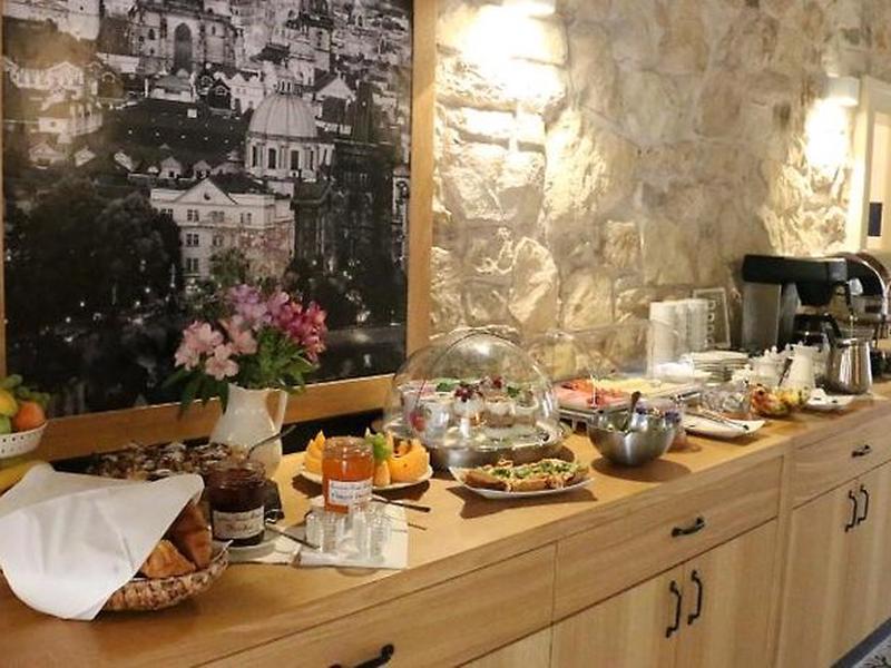 B43711E3D46F047FE857C91CC457DB7A