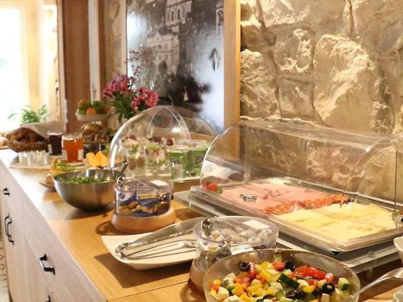 DA111AD279F4CC2DF76D1549E28DD451