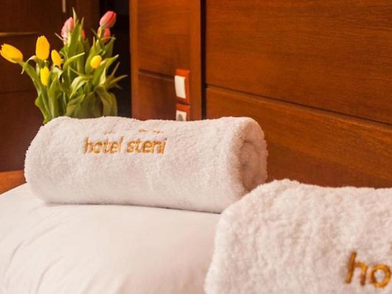 C273DFED13045540C8AE57961AA081E0