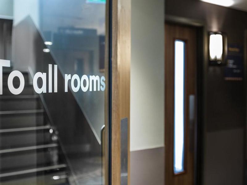 040866EAE65D9413F09E4F3F919B06FA