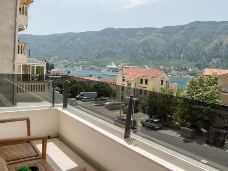 2FF76B85495F4DF659F5796C3C15BC19