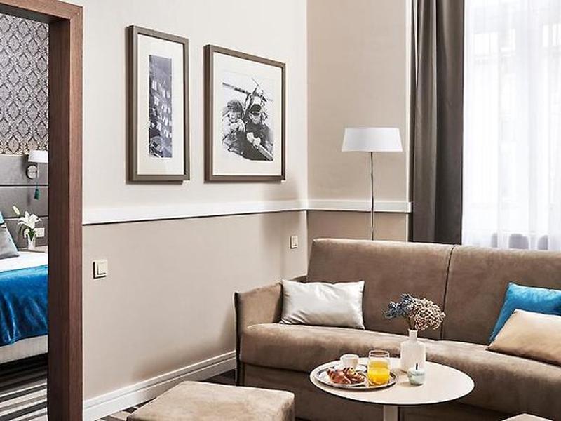 82A335AA20E54D80A8FCD5DB987DFAA8