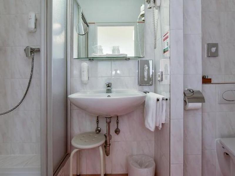 E4CB6901FAEED78A5279D8171EBC29F2