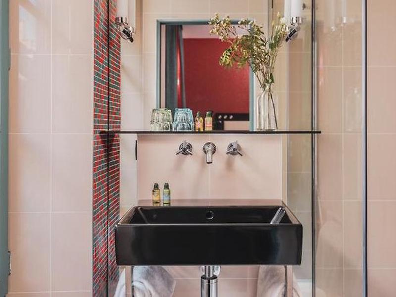 8FF9F0C82155777170BA4A2BF3F08455