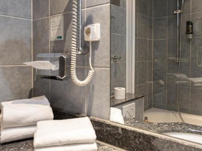 4CAE8486E2F69F3C02D8E597713AEA48