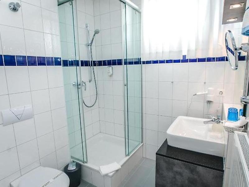 323810C796B47ACB353FD7374141DF70