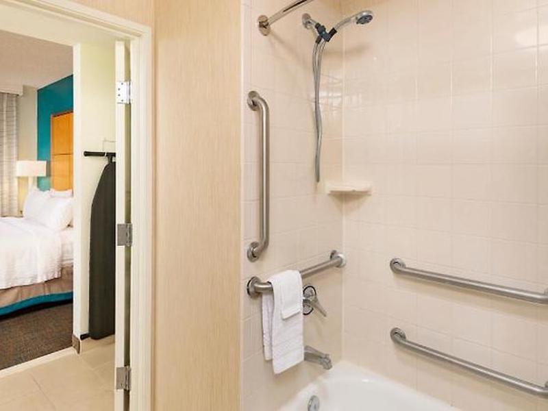 97824E0E8E80A33793138A89D713D904