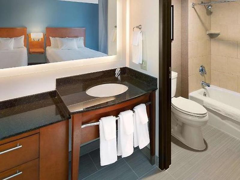 6456CB229B928E7074D5266F3D363AA9