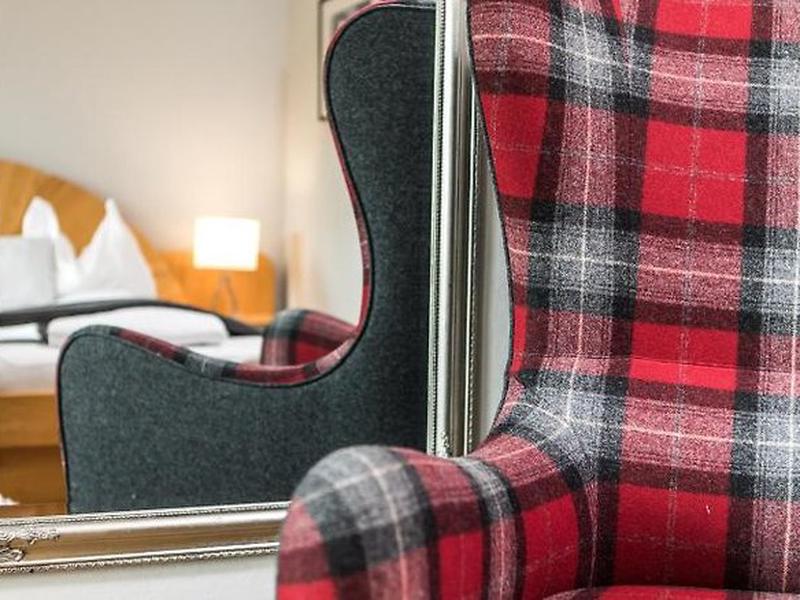 33A61E79B4A3867619F4321AE76AEE98