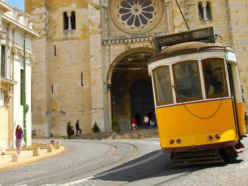 BDF4DE95D7A0079D43E06305CE512F3B