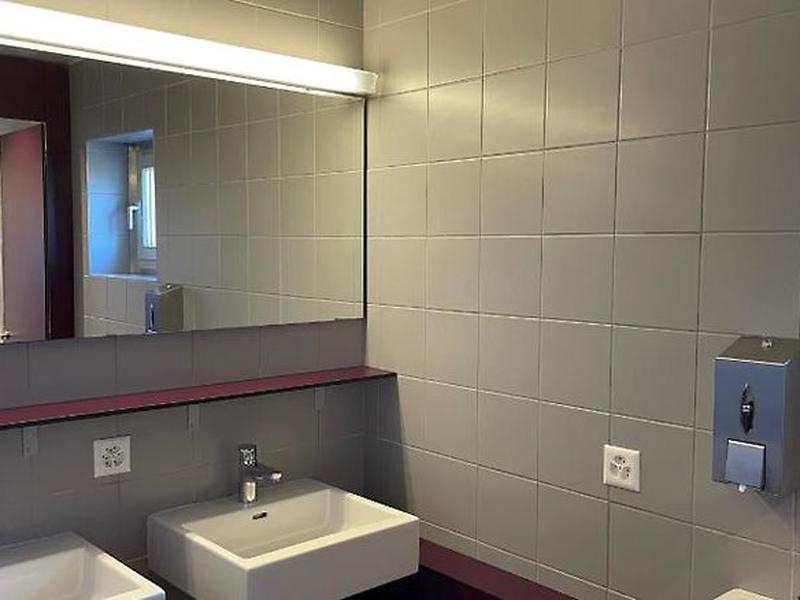 AFB774819B38B5C9F4ADE40E96901E5B