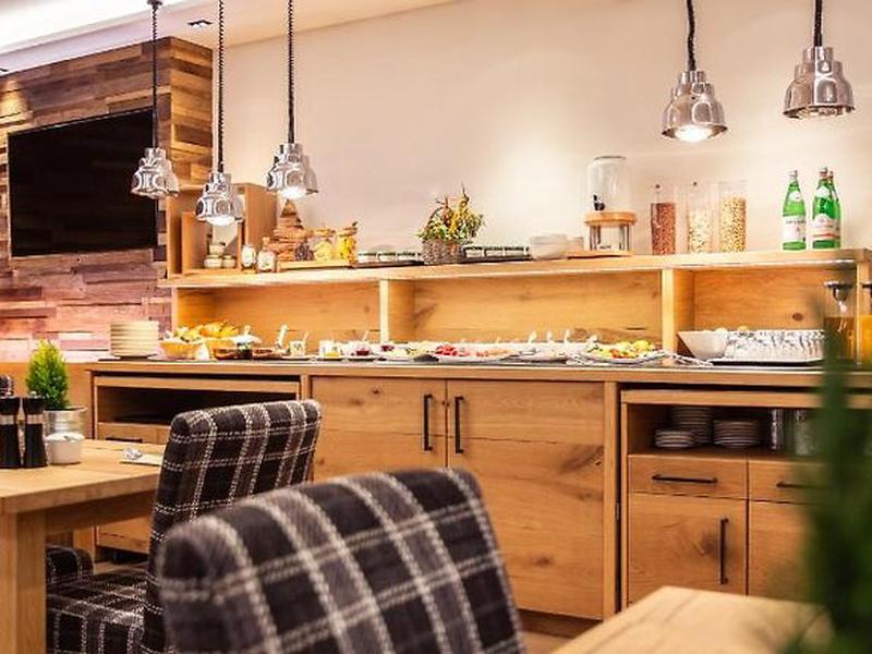 993BF94CC89F6237D4A826FB52B481DE