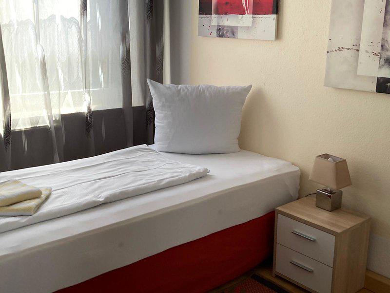 C263BD7358DA25A02CE4A8555D6995F9