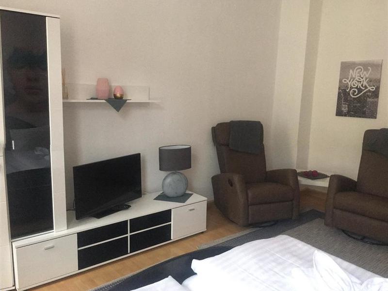 BE67E1689441A222DEE676D2D48F23D1