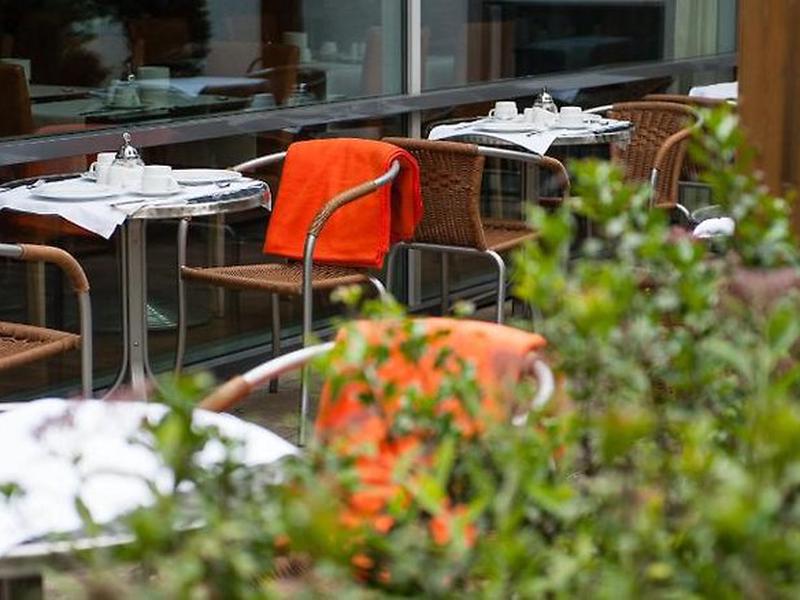 3CB931BB3B199C9B64E2F9768585F7FE