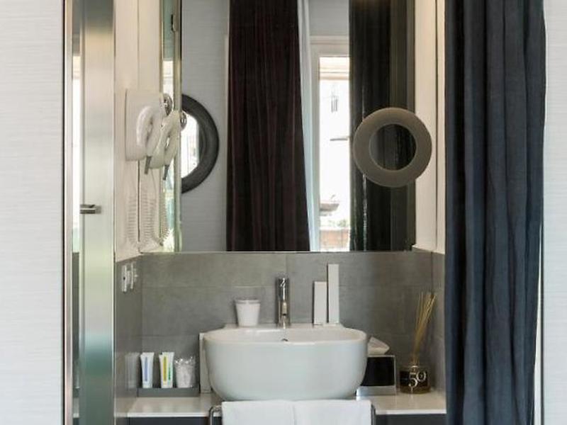 43554F6AB65D719F492AF6C4F800A555