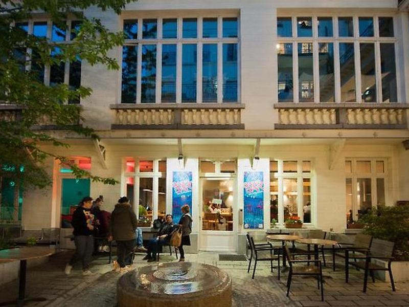 ADEEBAFDA5FEA8152D292BB8B6224BF8