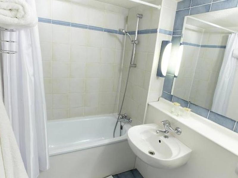 D052B99EA7042B27E67884E6A4488C27