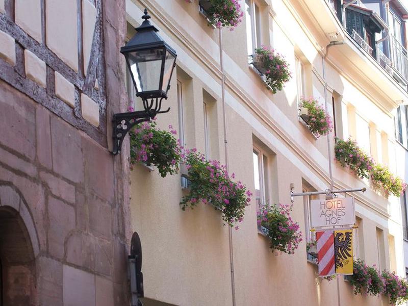 68FE659252CF3A390B44D21F8AB3311F