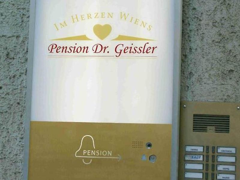 6629CD67E355BA76FEC10A59FF891242