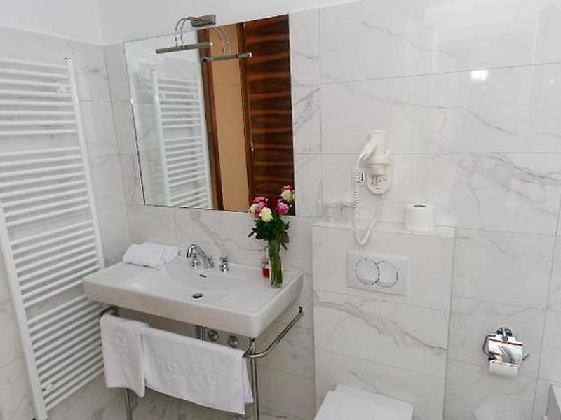 DAF8FFB96A24DD3E92FF17C28630398F