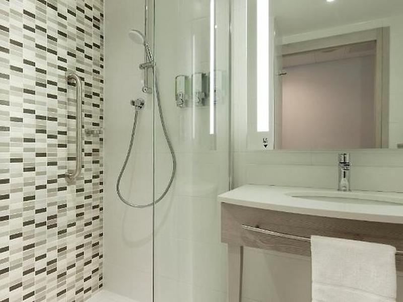 4601FD058A5DE75E5ACD587249456F57