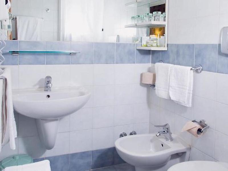 77503C29A6E942E7EB86B0F6DDA15A17