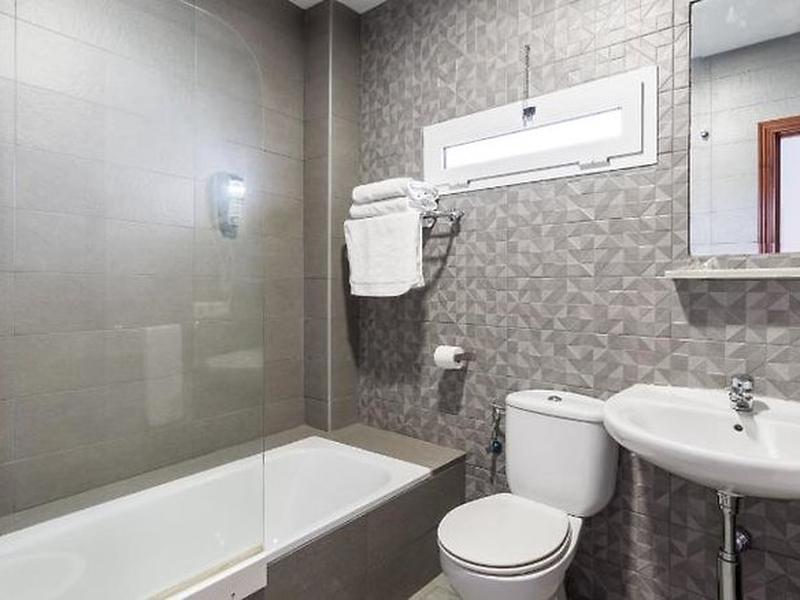 76A9C8936BDF4749124F9AB12541FC92