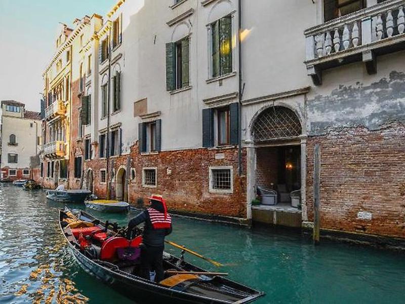 ECA69FDA410E39D8A56D2A10130B6D01