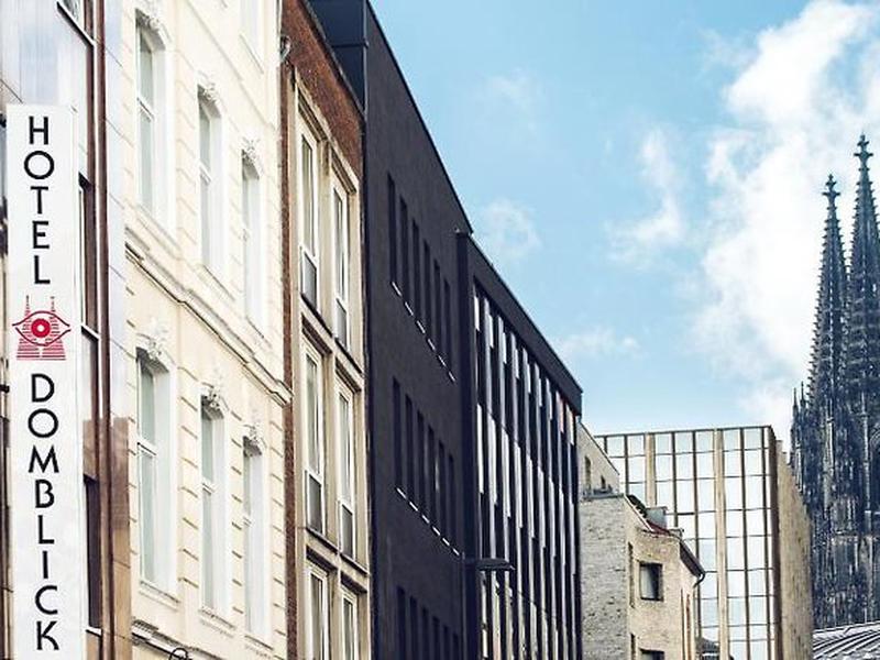 FCFFBD4EA448D96E12D6FC1CA9FD23E7